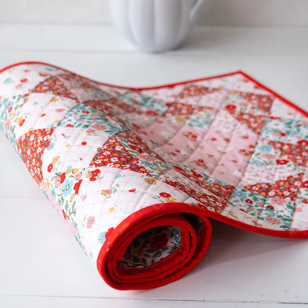 The Cottage Table Runner (PDF + Masterclass)