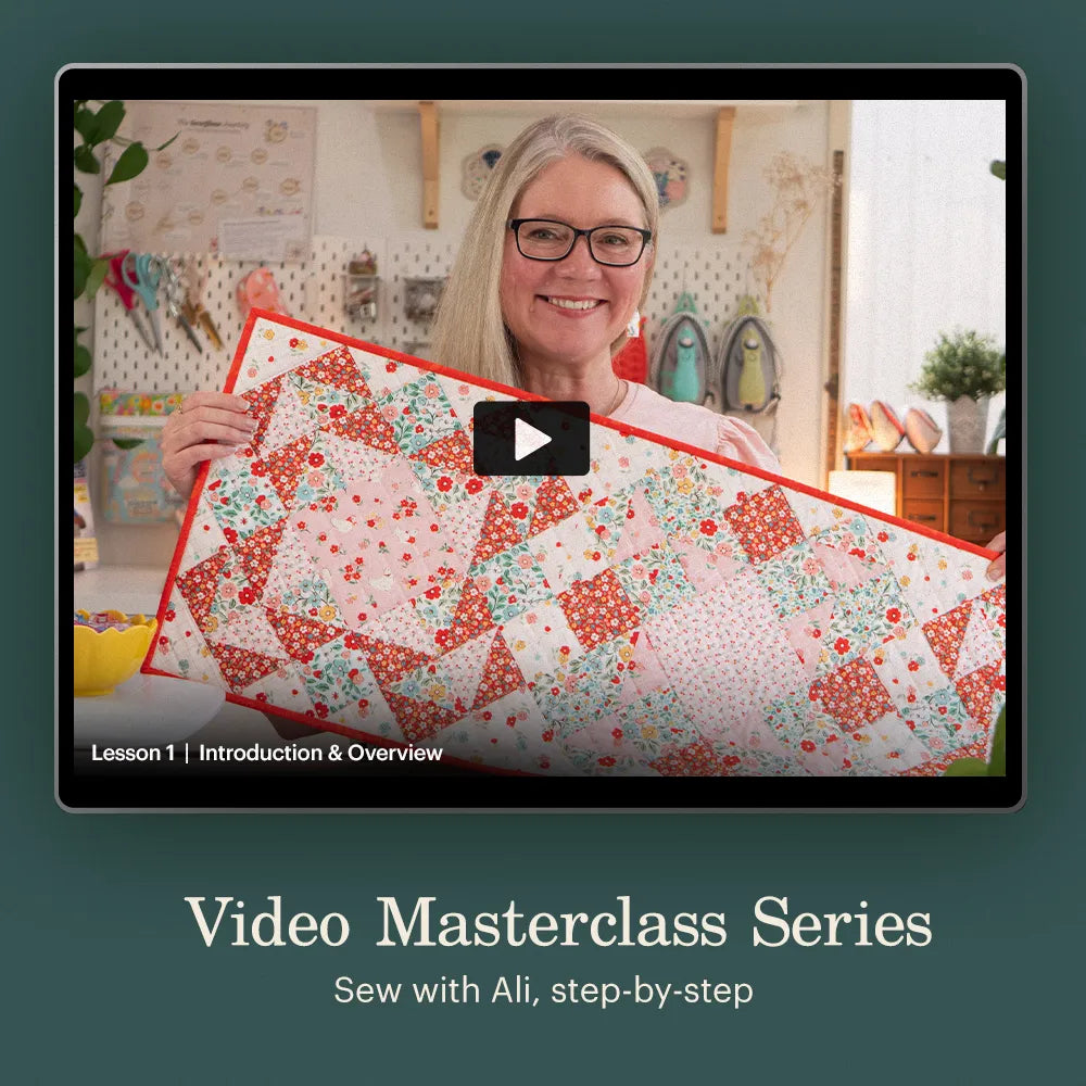 The Cottage Table Runner (Masterclass) – Arabesque Scissors