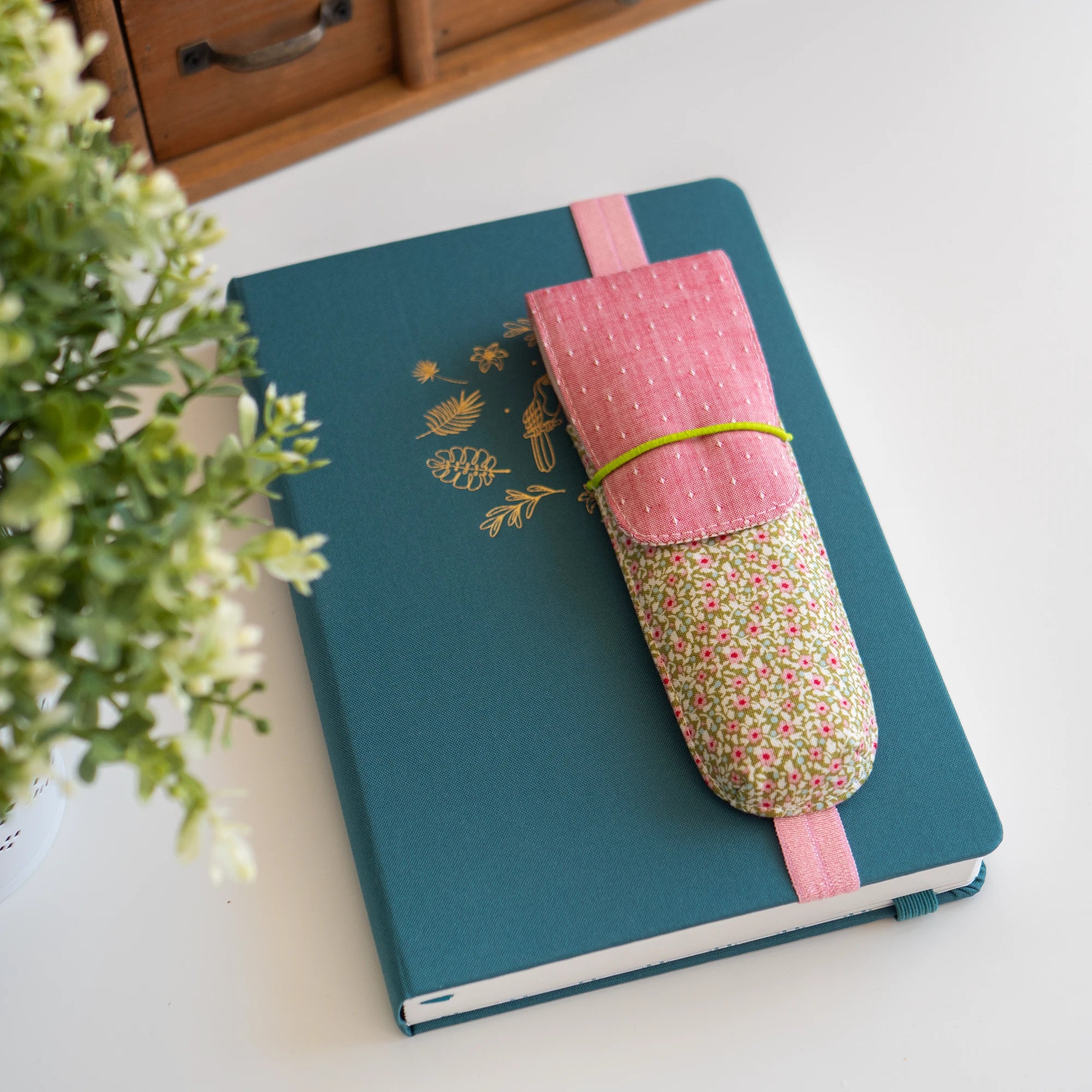 The InkWell (Booklet) – Arabesque Scissors